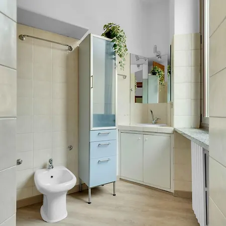 דירה New! Stylish 3-person Flat By Metro M3 & Sunny Balcony מילאנו