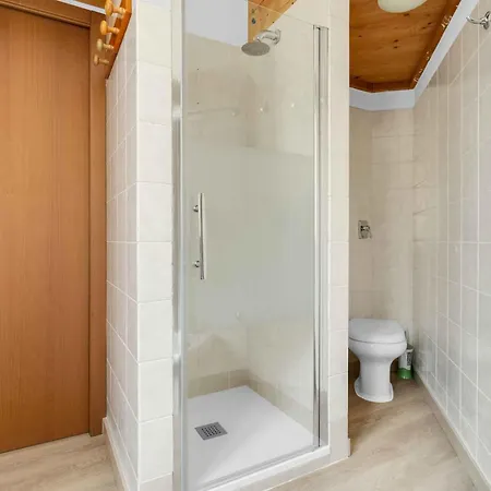 New! Stylish 3-person Flat By Metro M3 & Sunny Balcony דירה *