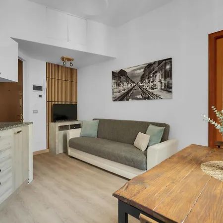 New! Stylish 3-person Flat By Metro M3 & Sunny Balcony דירה